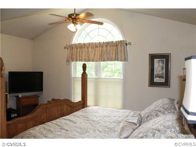4071 North Hen Peck Road Quinton, VA 23141 - Photo 13 of 23 Master Bedroom