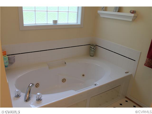 4071 North Hen Peck Road Quinton, VA 23141 - Photo 15 of 23 Master Bath/Spa