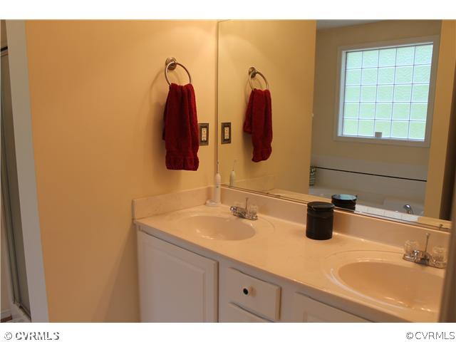 4071 North Hen Peck Road Quinton, VA 23141 - Photo 16 of 23 Master Bath/Spa