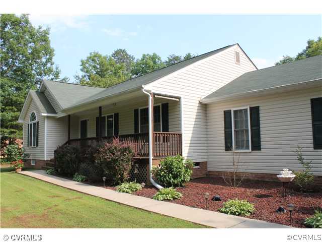 4071 North Hen Peck Road Quinton, VA 23141 - Photo 2 of 23 Exterior Front