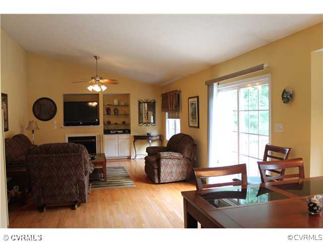 4071 North Hen Peck Road Quinton, VA 23141 - Photo 8 of 23 Den/Family/Great Room