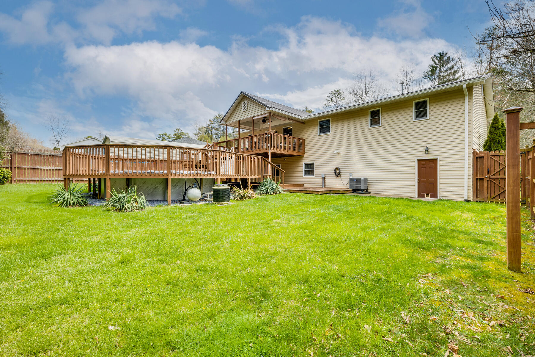 611 Scioto Road Unicoi, TN 37692 - Photo 50 of 59 050