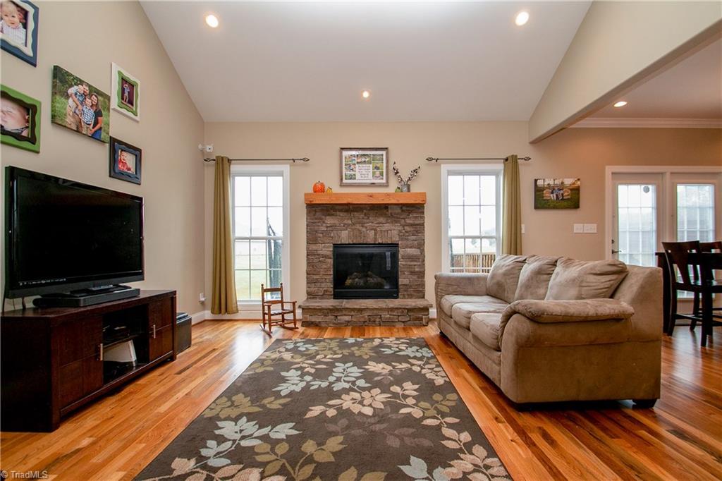 5097 Branch View Road Browns Summit, NC 27214 - Photo 4 of 30 Gallery Image 4