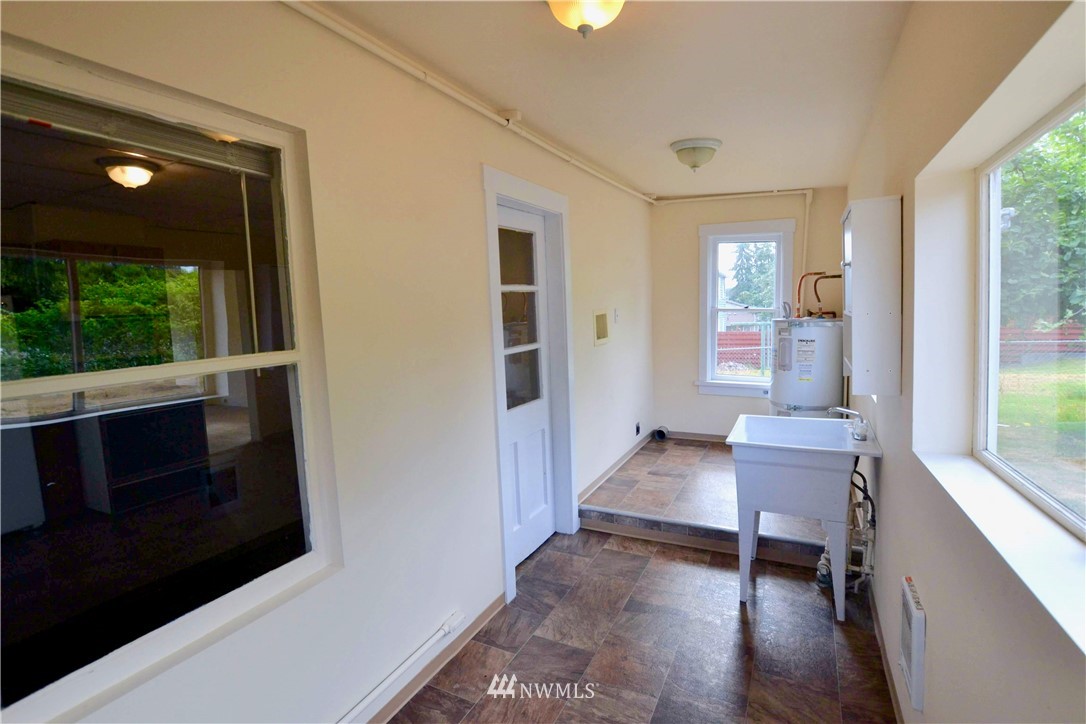 5610 North 49th Street Ruston, WA 98407 - Photo 10 of 19 Gallery Image 10