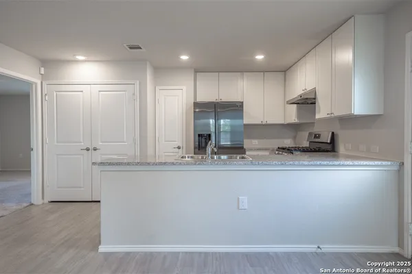 $1,500 | 723 Vermilion, San Antonio, TX 78221