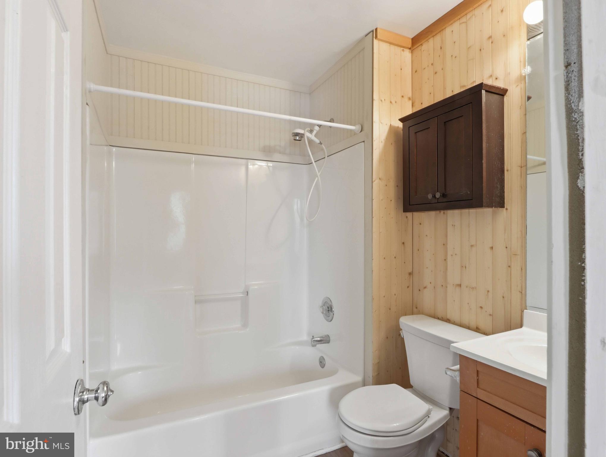 8812 Fox Circle Perry Hall, MD 21128 - Photo 25 of 44 2nd floor hall bathroom