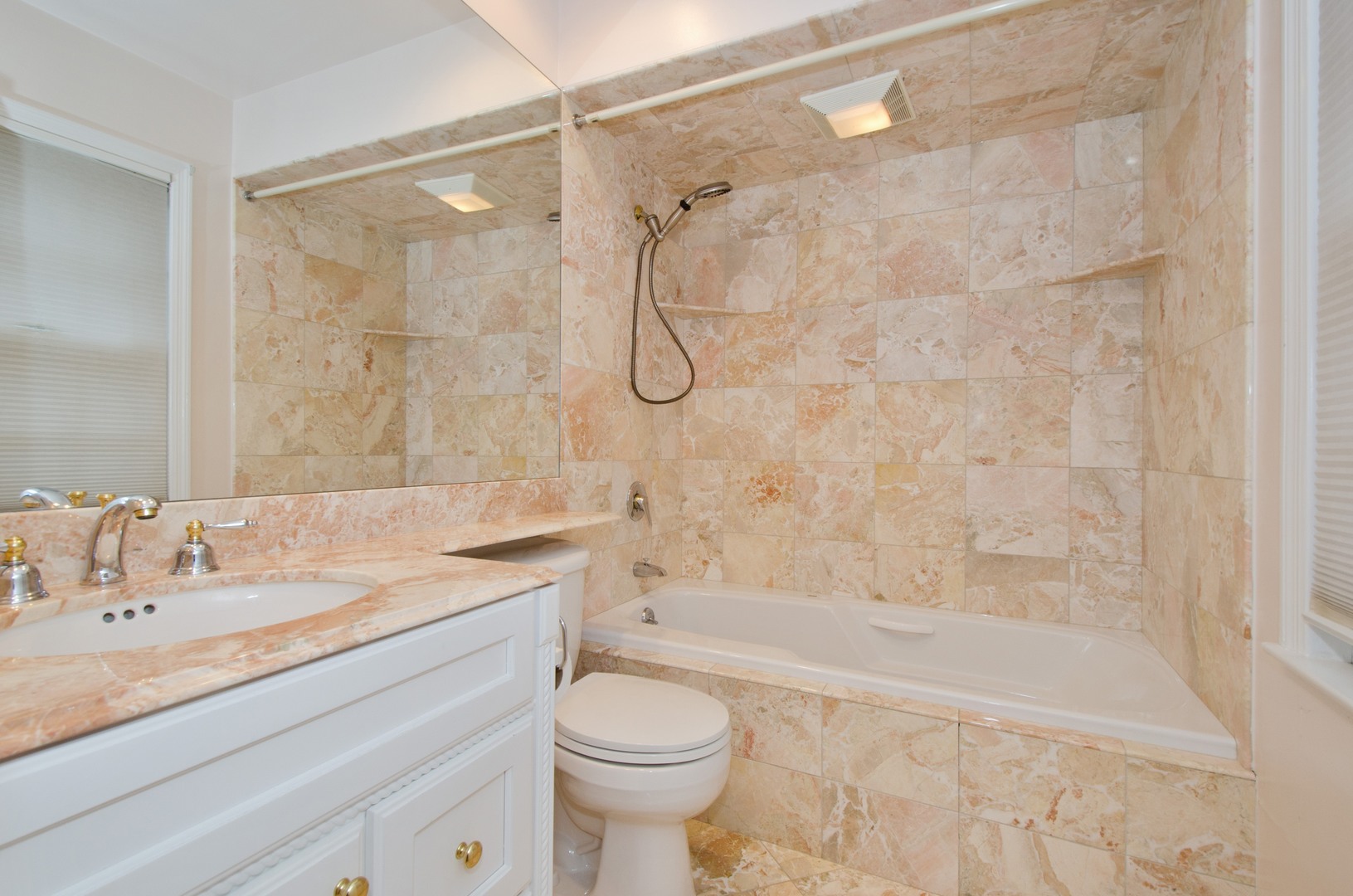 210 Coach Road Northfield, IL 60093 - Photo 15 of 20