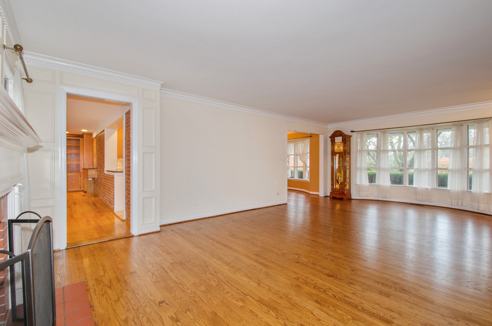 210 Coach Road Northfield, IL 60093 - Photo 3 of 20