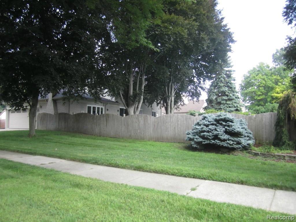 2842 Ranieri Drive Troy, MI 48085 - Photo 5 of 27 IMG_4260.jpg