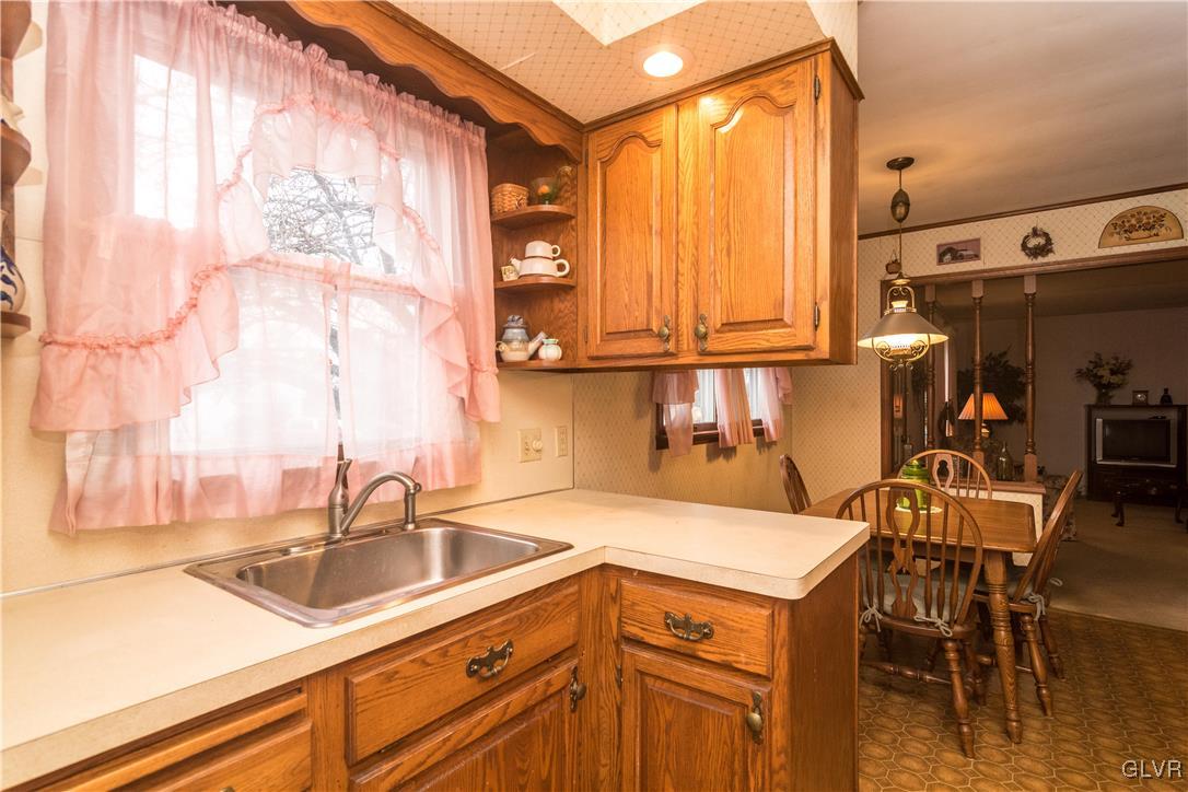 1936 Rockingham Drive Bethlehem, PA 18018 - Photo 11 of 18 Gallery Image 11