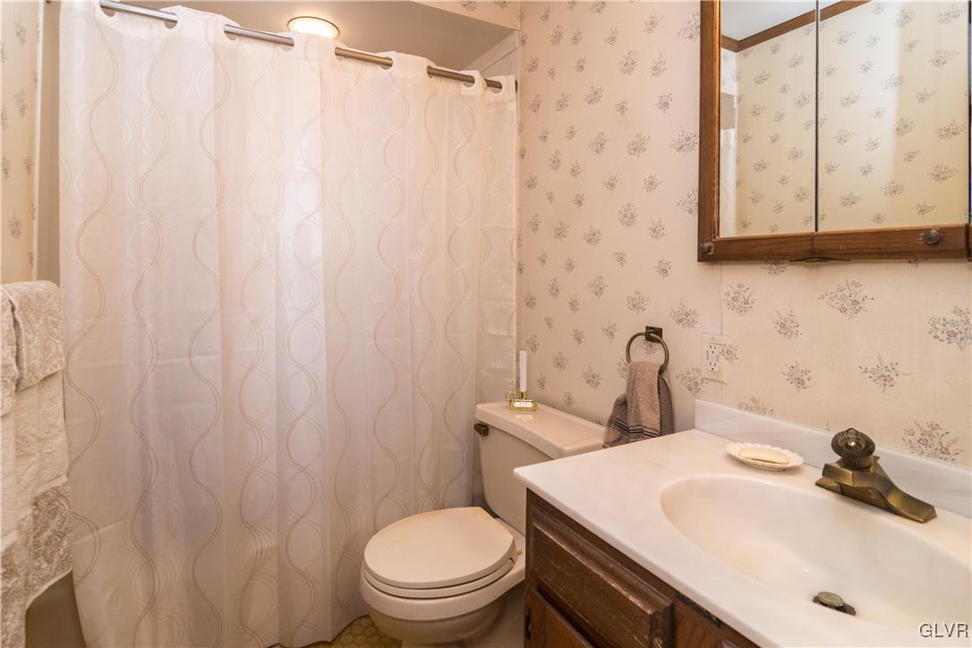 1936 Rockingham Drive Bethlehem, PA 18018 - Photo 5 of 18 Gallery Image 5