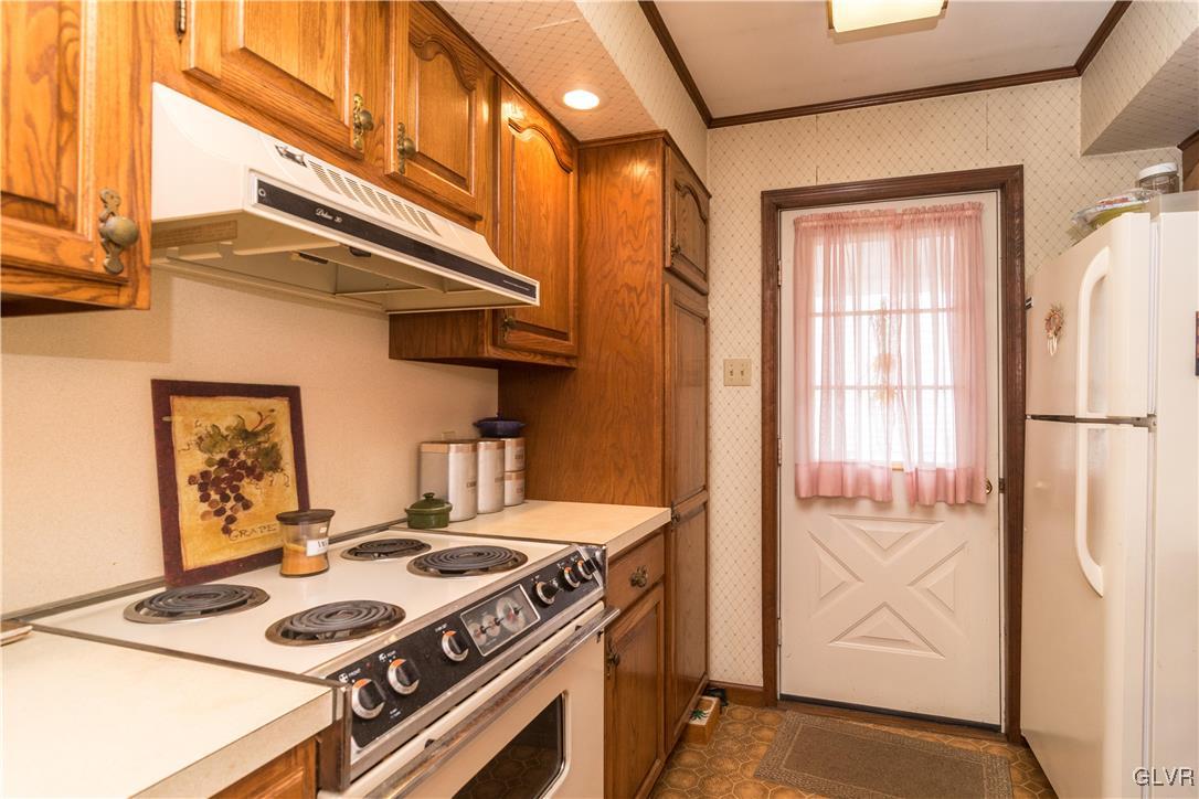 1936 Rockingham Drive Bethlehem, PA 18018 - Photo 6 of 18 Gallery Image 6