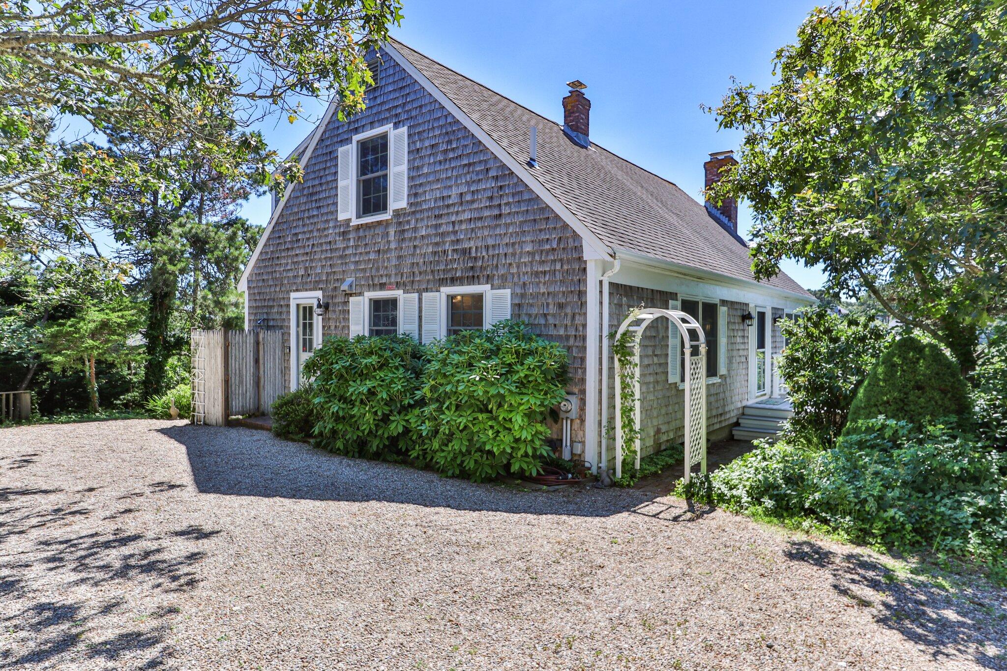 4 Portview Road Chatham, MA 02659 - Photo 7 of 69 .