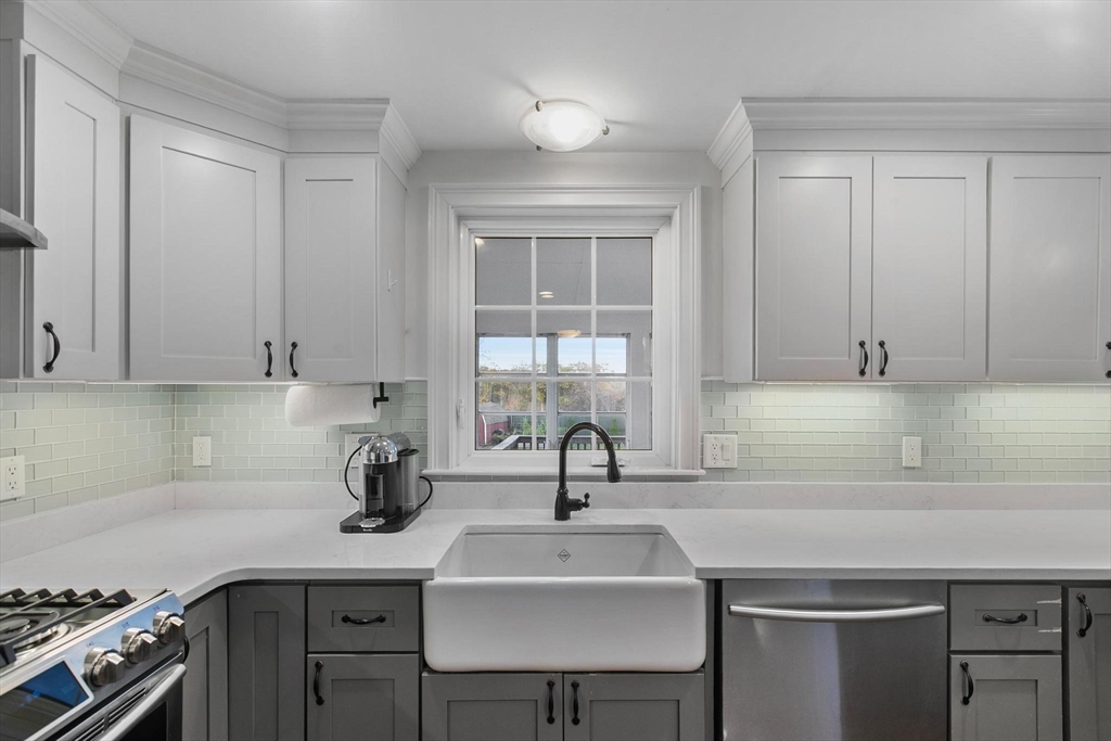 66 Unity Street Quincy, MA 02169 - Photo 12 of 42 Gallery Image 12