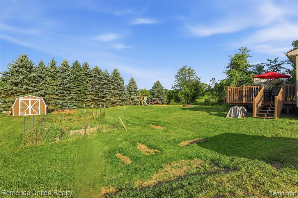 15489 Bird Road Linden, MI 48451 - Photo 26 of 42