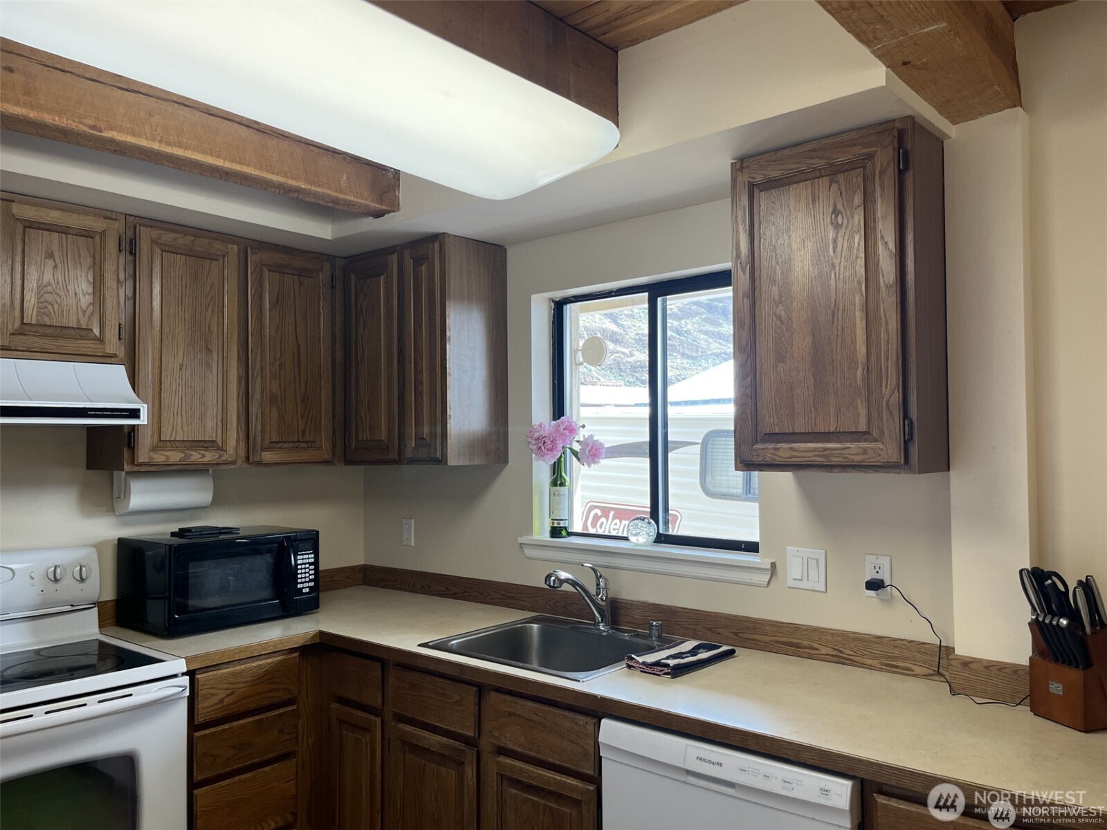 742 Chukar Place Southwest Quincy, WA 98848 - Photo 9 of 30