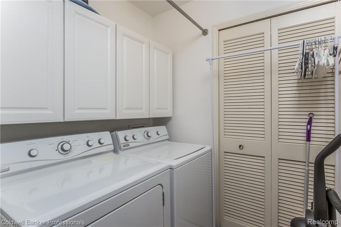 16894 Farmington Road, Unit 41 Livonia, MI 48154 - Photo 14 of 32 Laundry