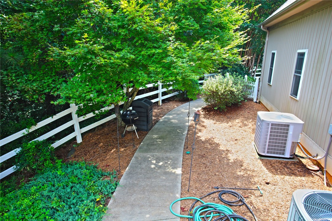 302 Meadowlark Lane Seneca, SC 29672 - Photo 21 of 50