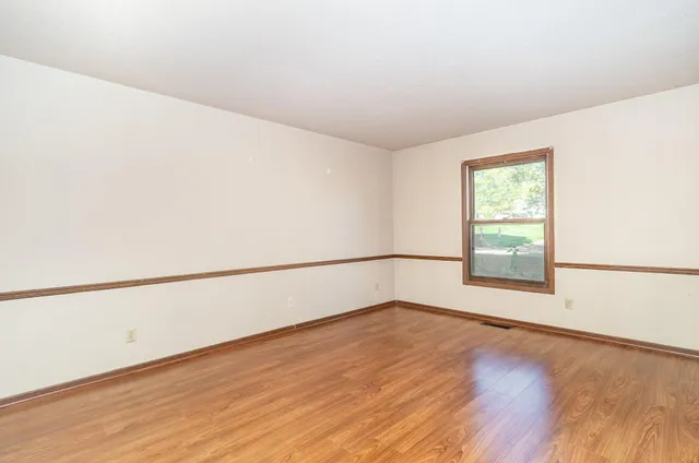 $169,000 | 5157 Balmoral Lane, Bloomington, MN 55437