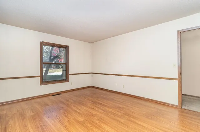 $169,000 | 5157 Balmoral Lane, Bloomington, MN 55437