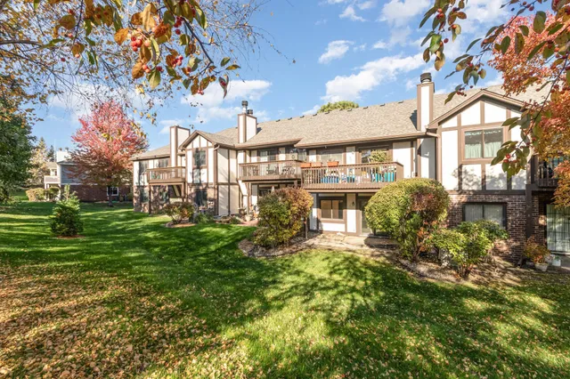 $169,000 | 5157 Balmoral Lane, Bloomington, MN 55437