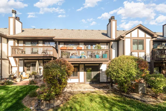 $169,000 | 5157 Balmoral Lane, Bloomington, MN 55437