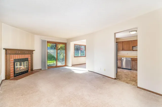 $169,000 | 5157 Balmoral Lane, Bloomington, MN 55437