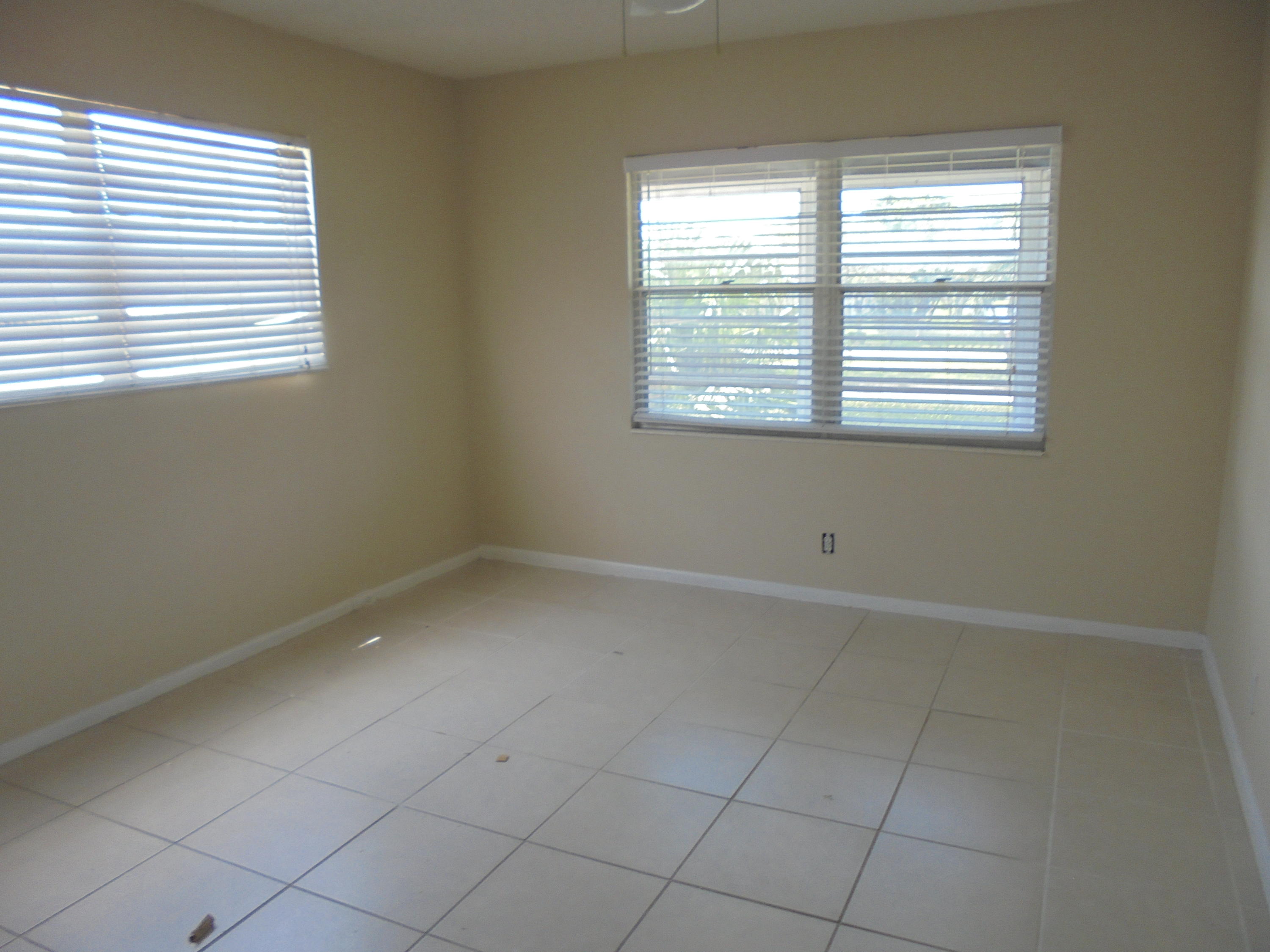 108 Suffolk C Boca Raton, FL 33434 - Photo 9 of 14 108 Suffolk C 020