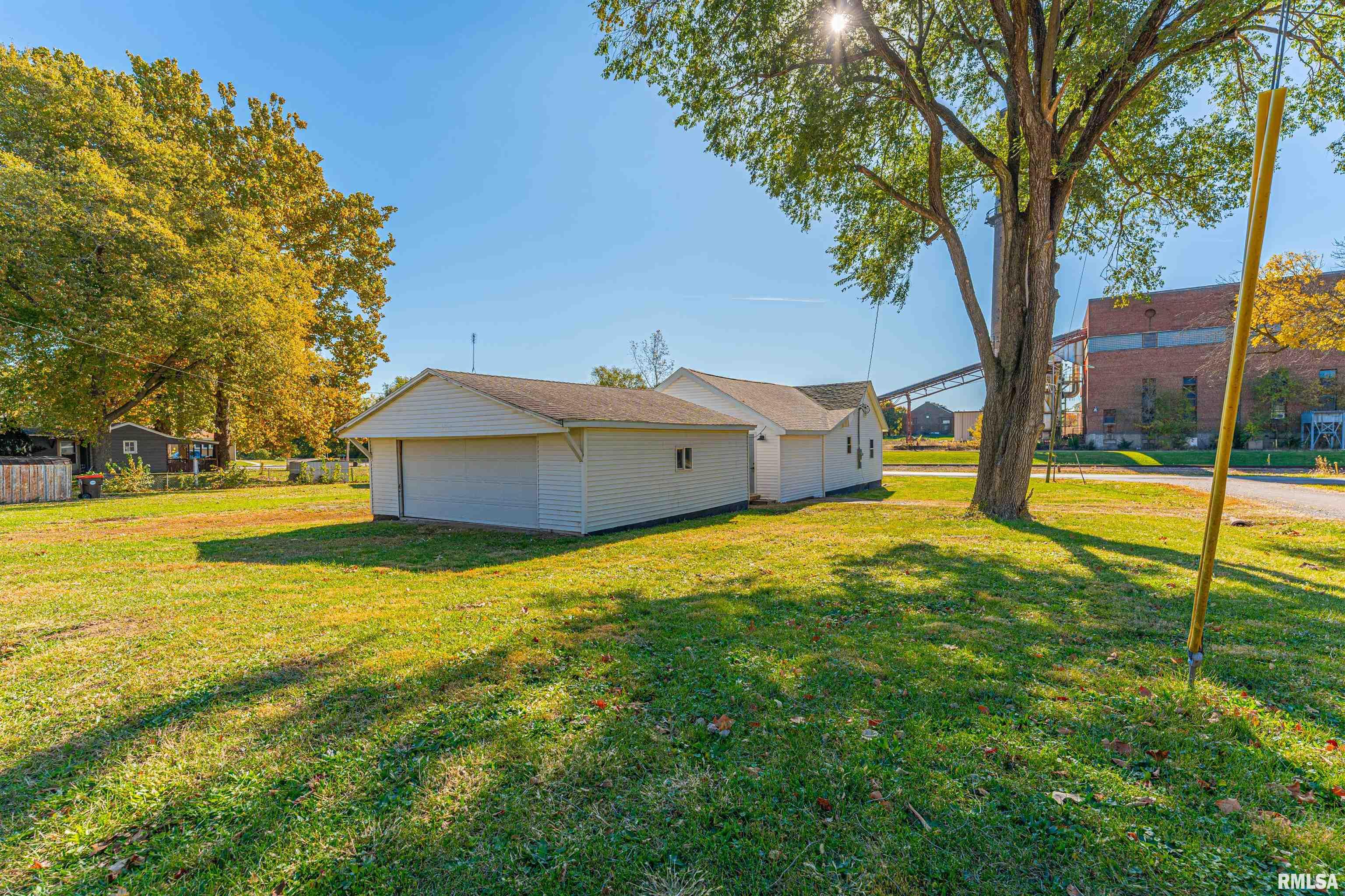 814 1st Street Lincoln, IL 62656 - Photo 19 of 20