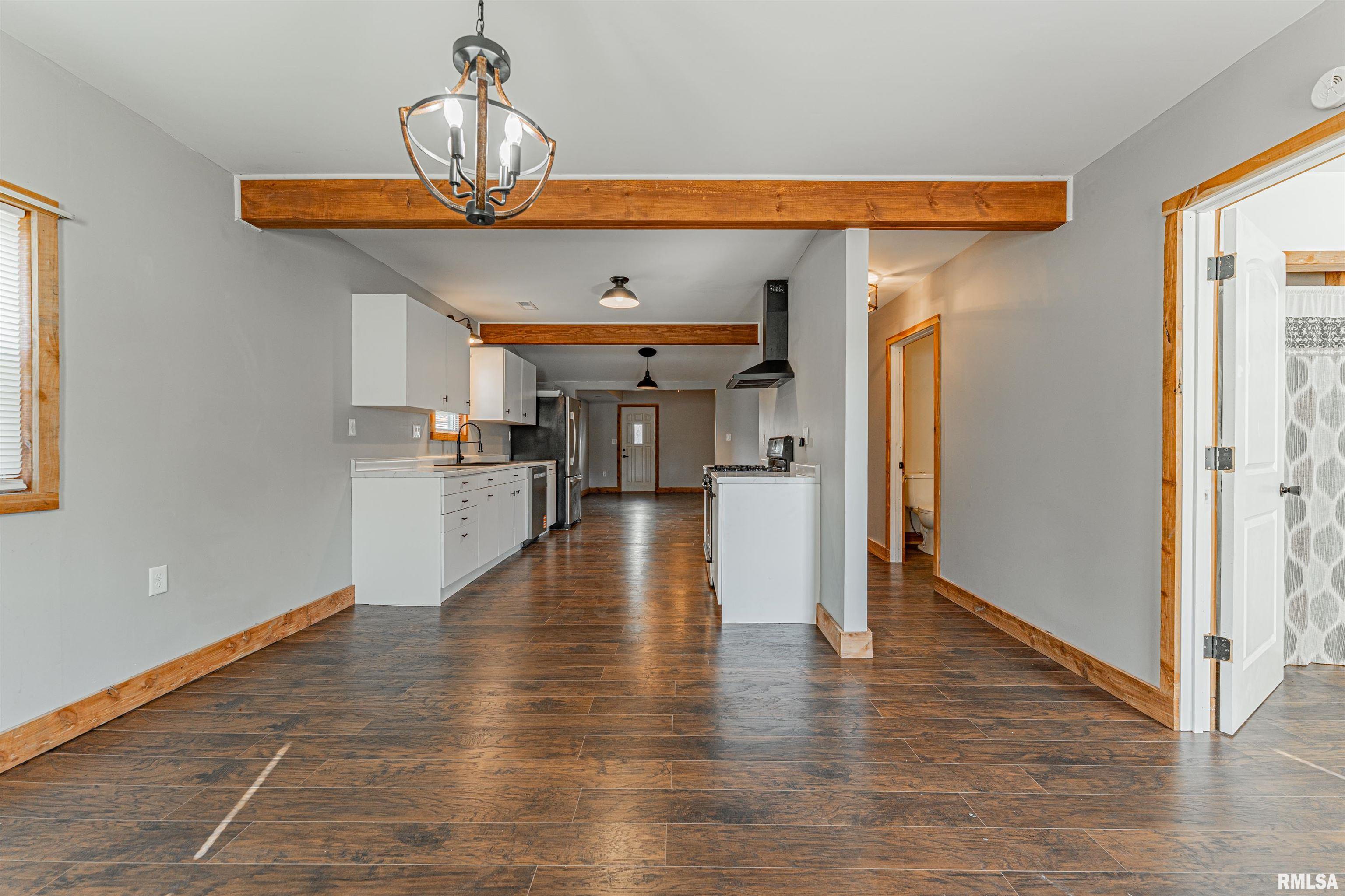 814 1st Street Lincoln, IL 62656 - Photo 5 of 20