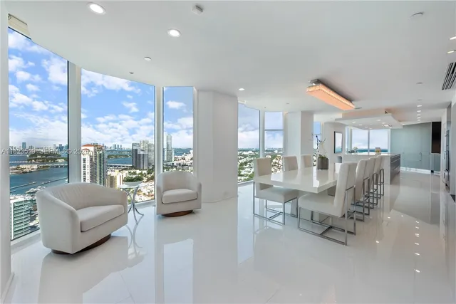 $8,973,000 | 300 South Pointe Drive, Unit 3405, Miami Beach, FL 33139