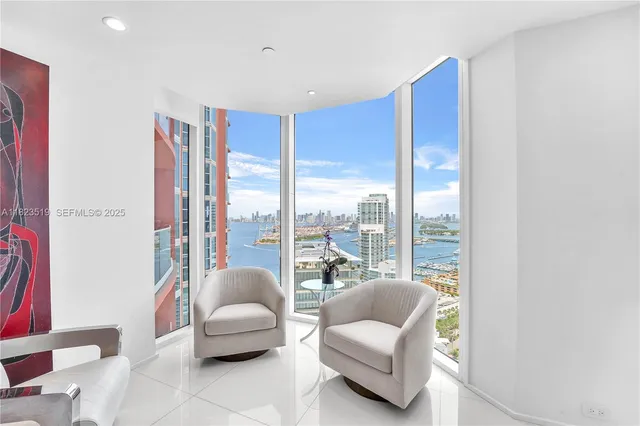 $8,973,000 | 300 South Pointe Drive, Unit 3405, Miami Beach, FL 33139