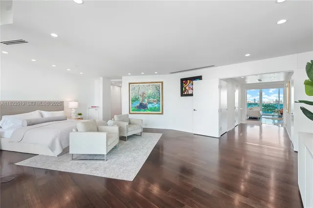 $8,973,000 | 300 South Pointe Drive, Unit 3405, Miami Beach, FL 33139