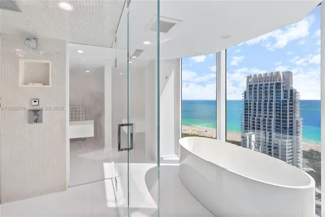 $8,973,000 | 300 South Pointe Drive, Unit 3405, Miami Beach, FL 33139