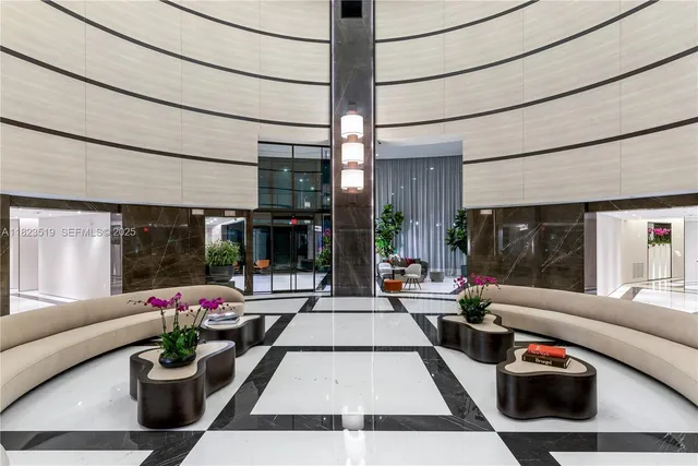 $8,973,000 | 300 South Pointe Drive, Unit 3405, Miami Beach, FL 33139