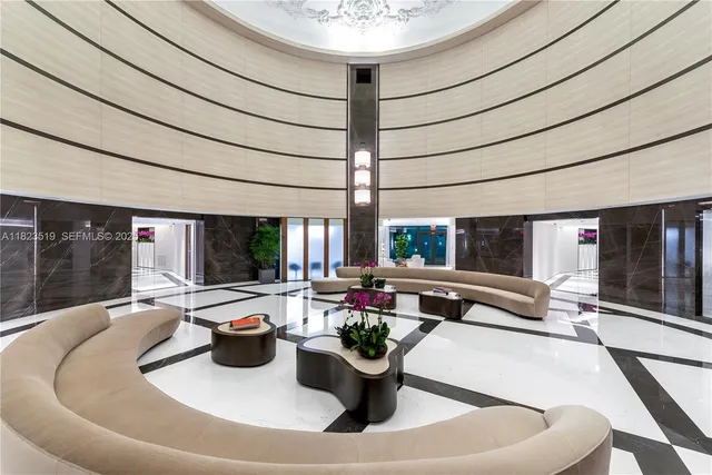 $8,973,000 | 300 South Pointe Drive, Unit 3405, Miami Beach, FL 33139