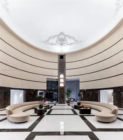 $8,973,000 | 300 South Pointe Drive, Unit 3405, Miami Beach, FL 33139