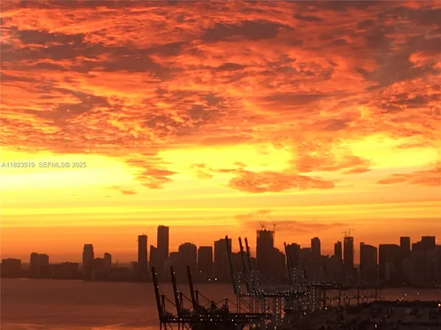 $8,973,000 | 300 South Pointe Drive, Unit 3405, Miami Beach, FL 33139