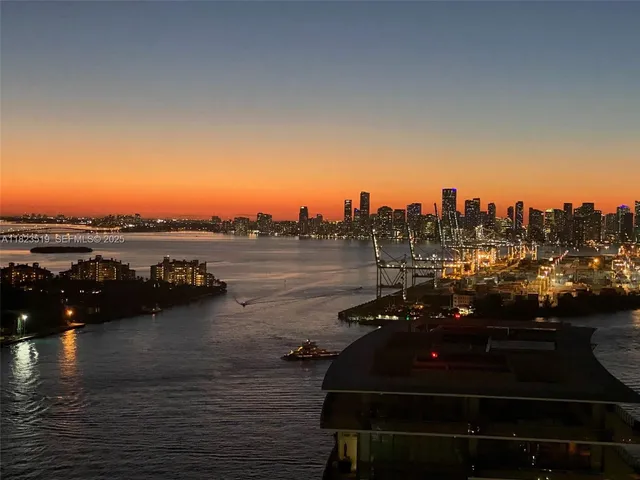 $8,973,000 | 300 South Pointe Drive, Unit 3405, Miami Beach, FL 33139