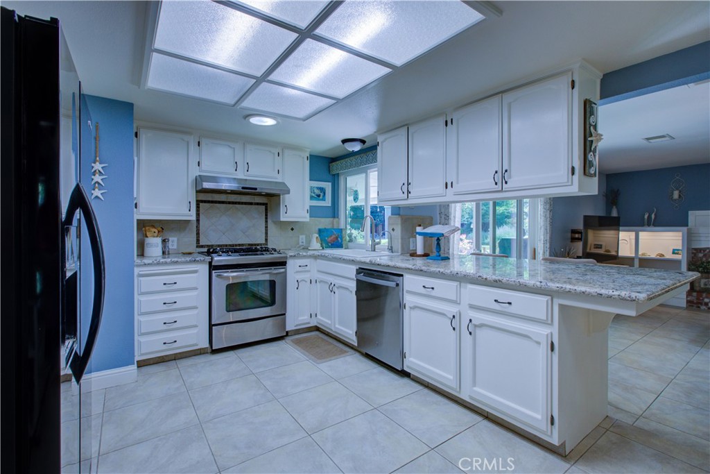 2453 Hemlock Court Merced, CA 95340 - Photo 7 of 48