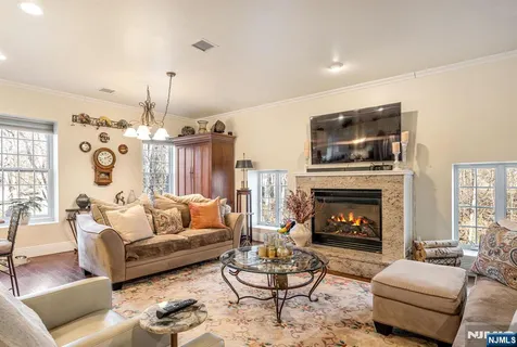 $997,500 | 500 Blue Hill Terrace, Franklin Lakes, NJ 07417
