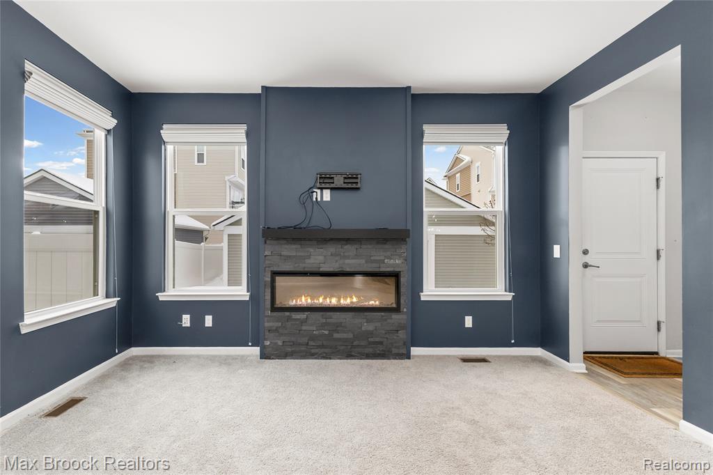 4211 Kent Road Royal Oak, MI 48073 - Photo 16 of 54