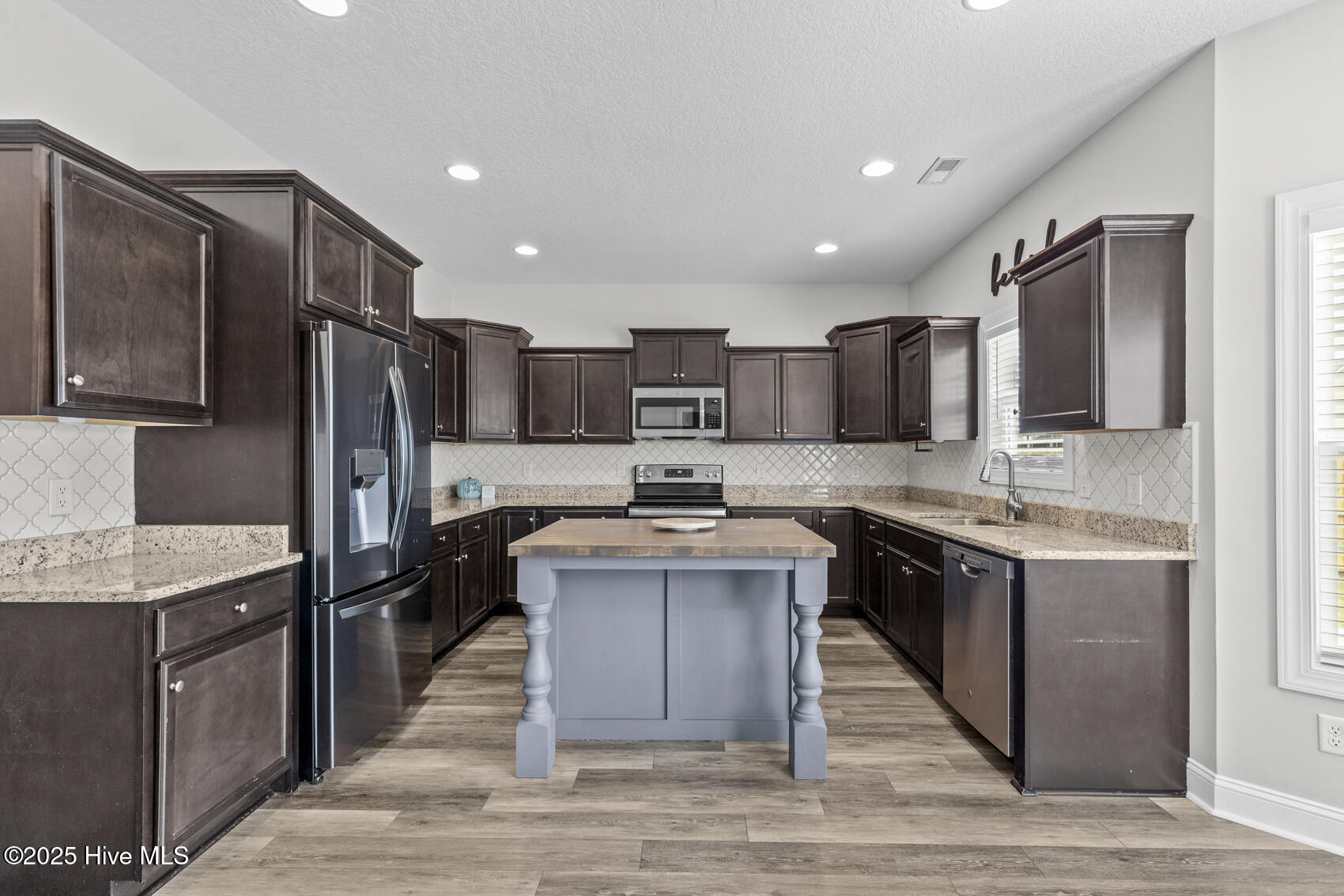 407 Tyrrell Trail Jacksonville, NC 28546 - Photo 11 of 43 Kitchen-2