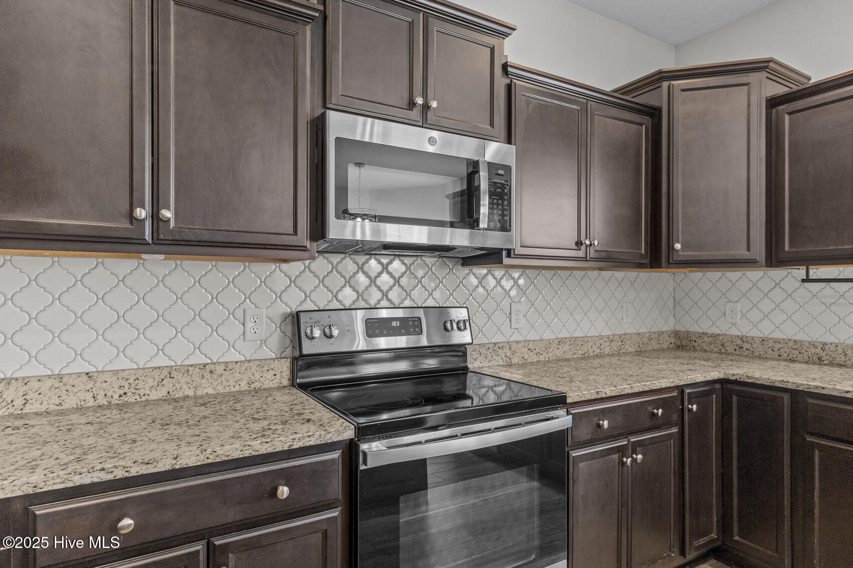 407 Tyrrell Trail Jacksonville, NC 28546 - Photo 15 of 43 Kitchen-6