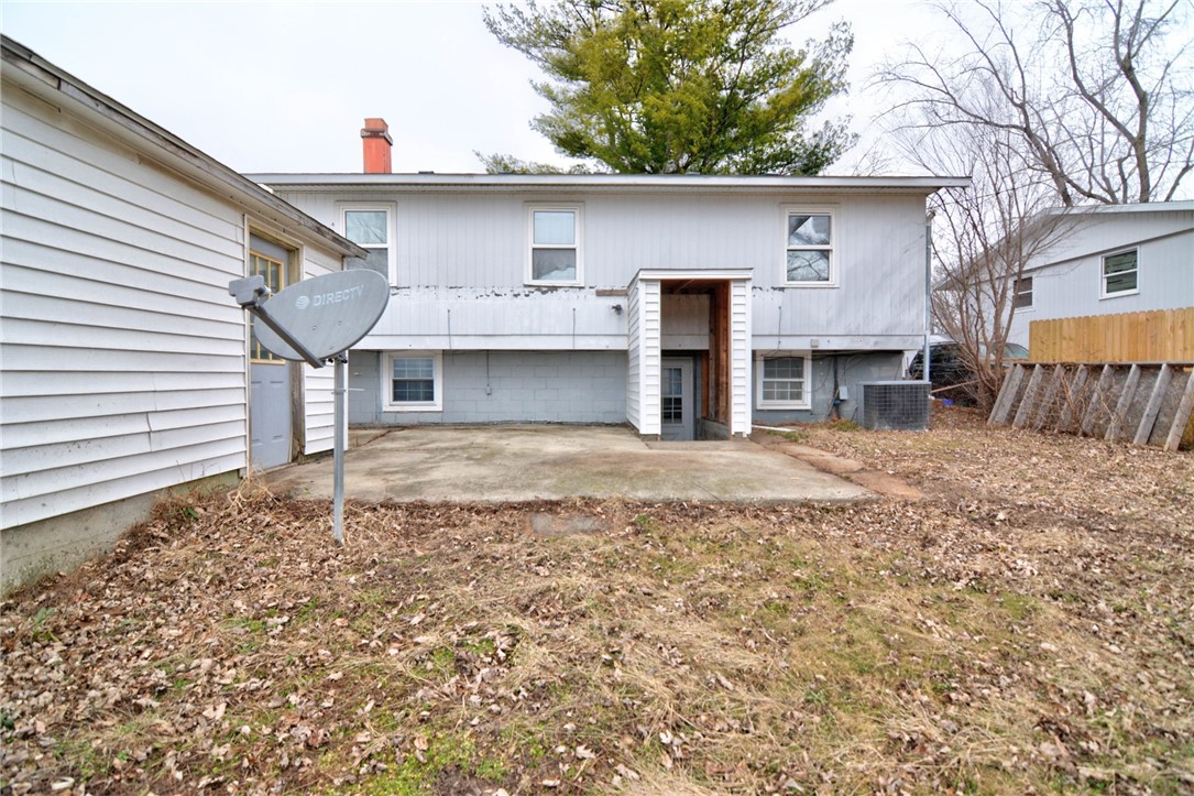 3245 East Robin Drive Decatur, IL 62526 - Photo 22 of 24 Back of house