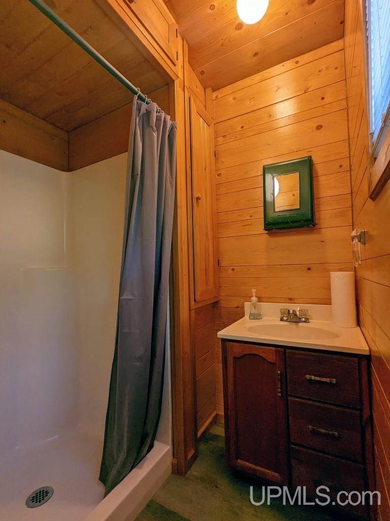 413 University Road Iron River, MI 49935 - Photo 14 of 24 Gallery Image 14