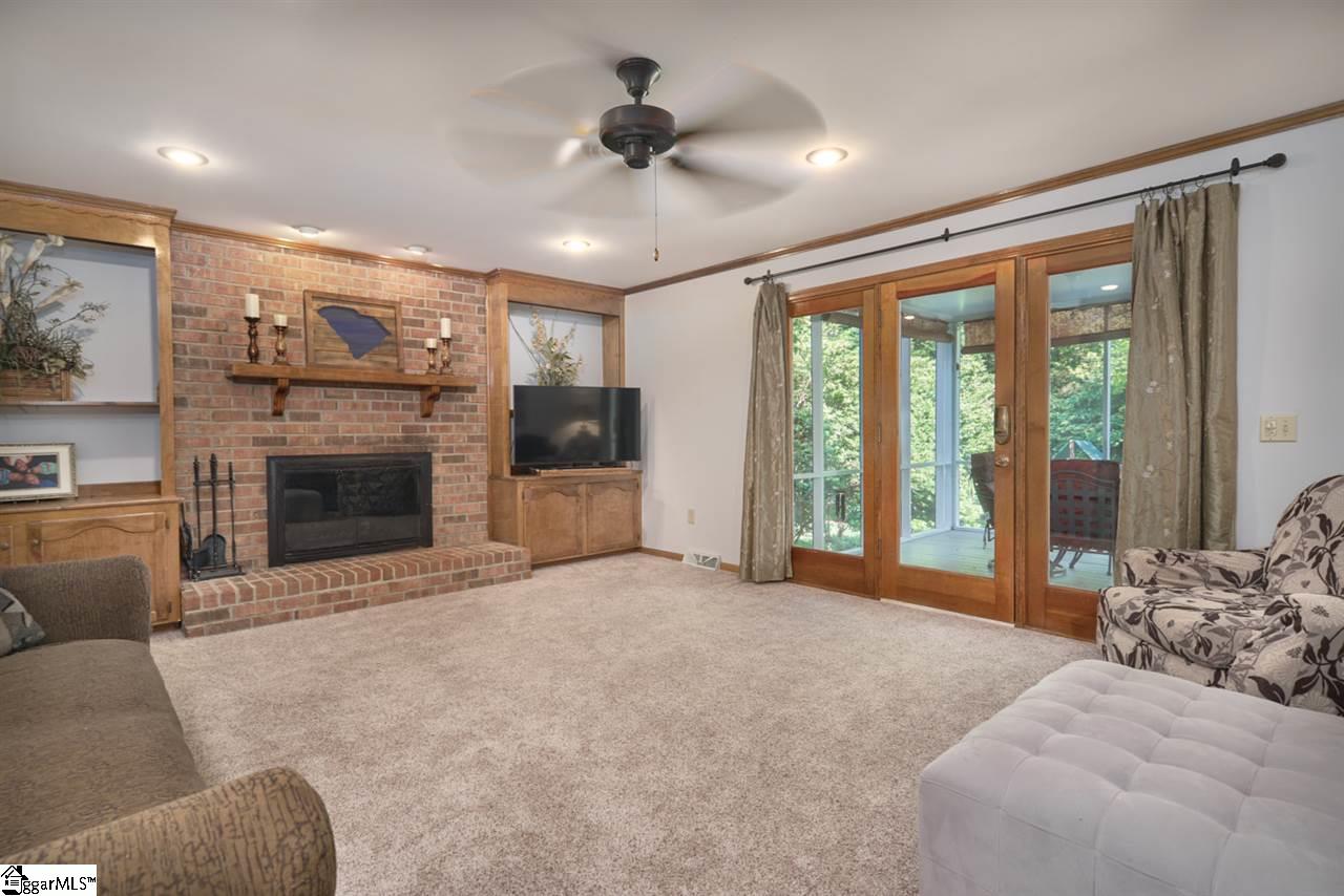 900 East Silverleaf Street Greer, SC 29650 - Photo 7 of 36 Gallery Image 7