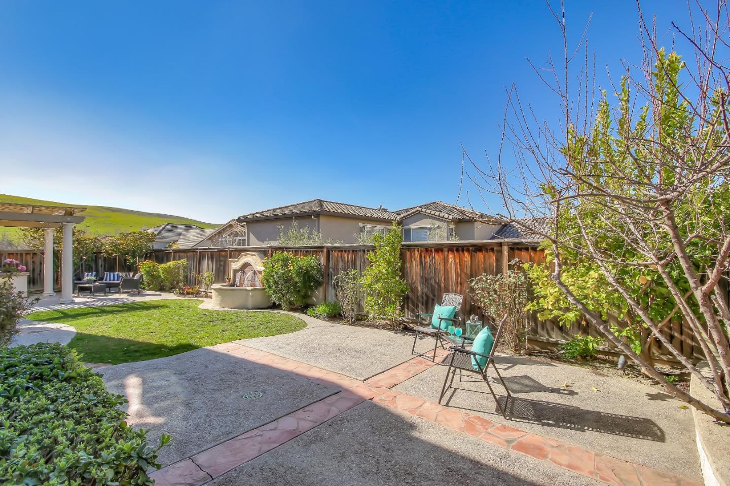 2893 Bethany Road San Ramon, CA 94582 - Photo 41 of 43 a view of a backyard with a garden and plants