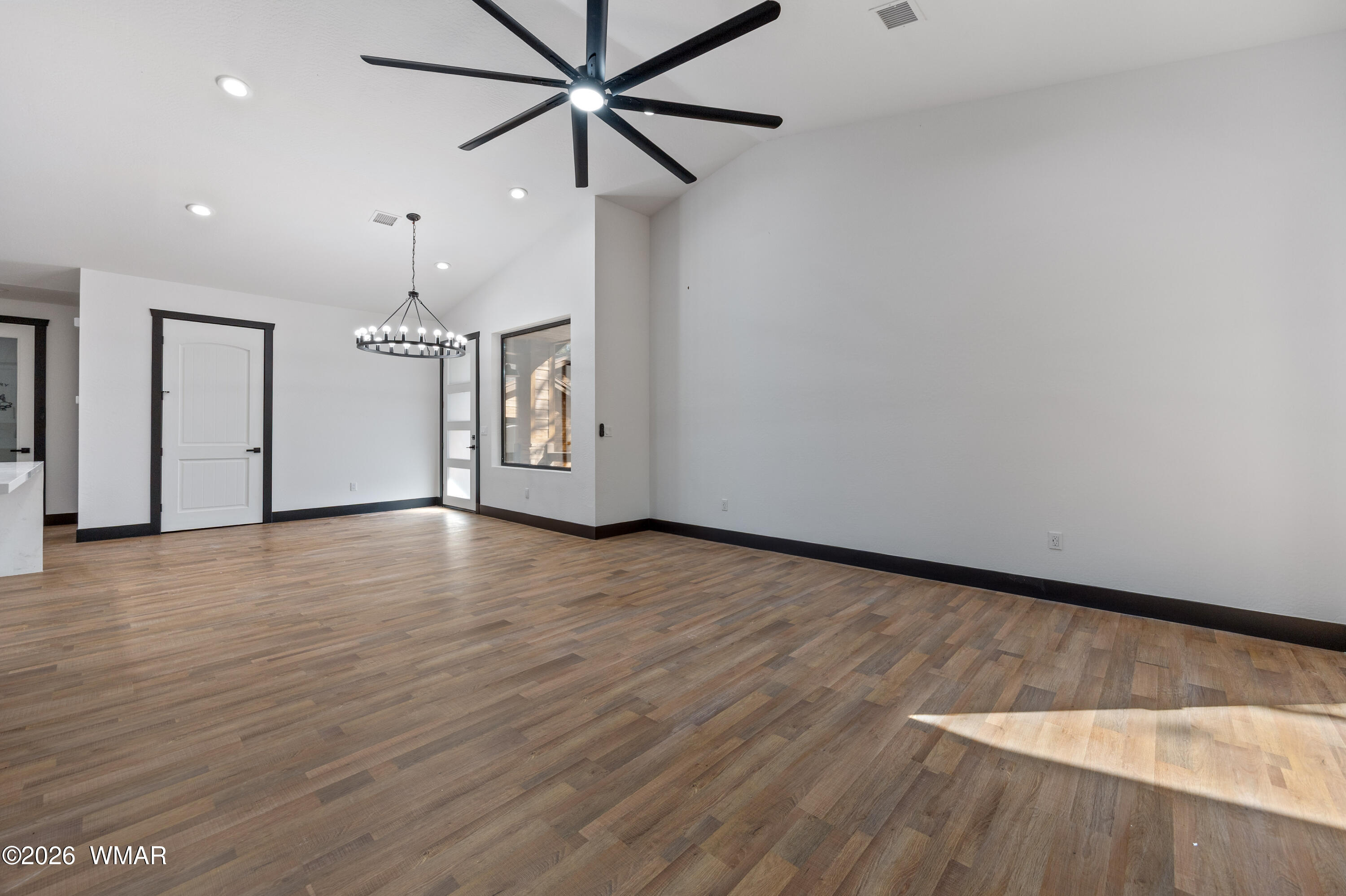 2701 West Villa Loop Show Low, AZ 85901 - Photo 3 of 28 2701WVillaLoop-ShowLow-AZ-6