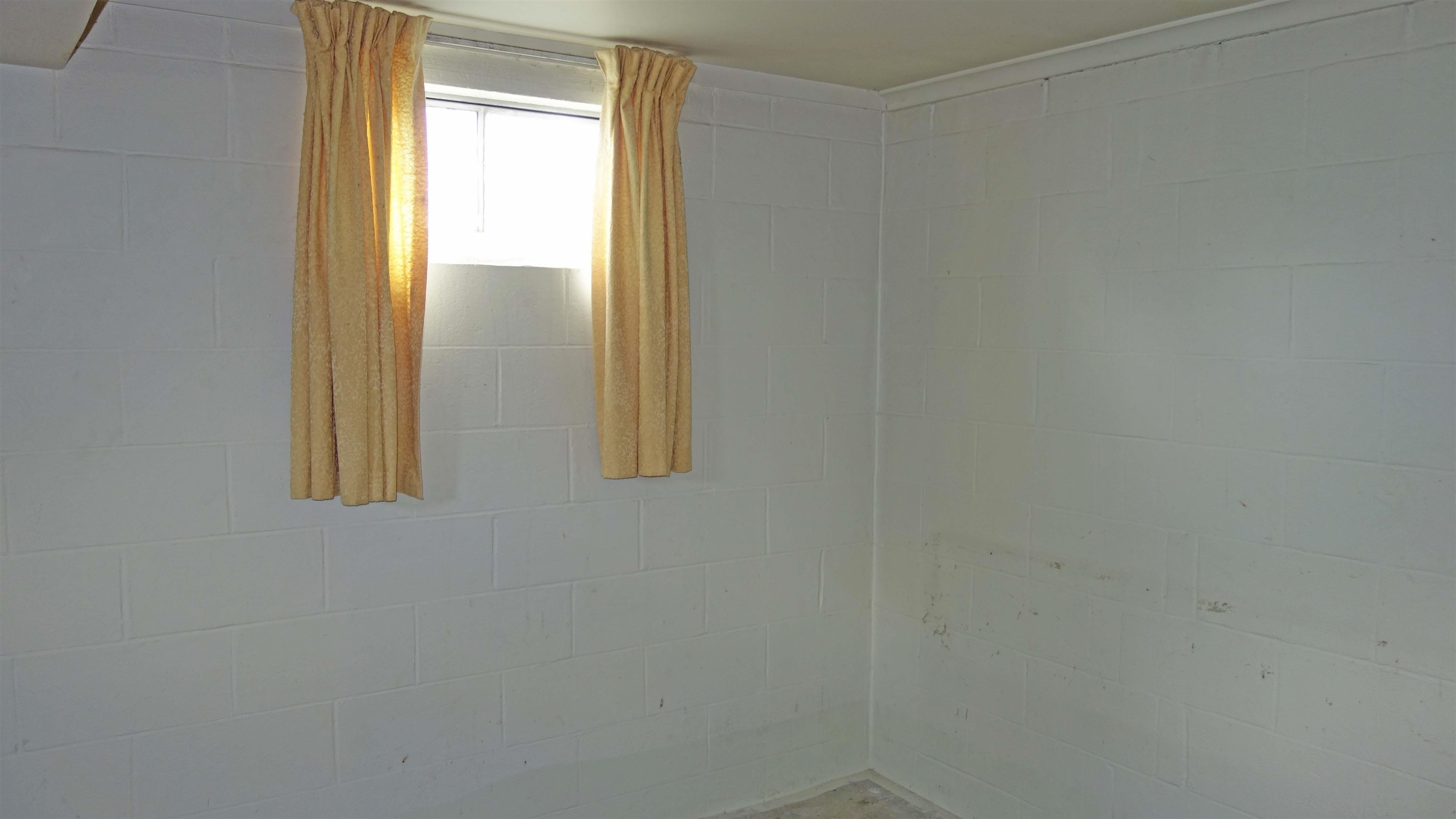 1013 18th Street Bay City, MI 48708 - Photo 18 of 33